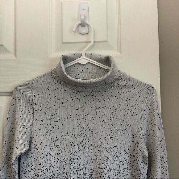 Athleta Flurry Base Layer Ombre Turtleneck Outdoors Top S - Picture 8 of 9